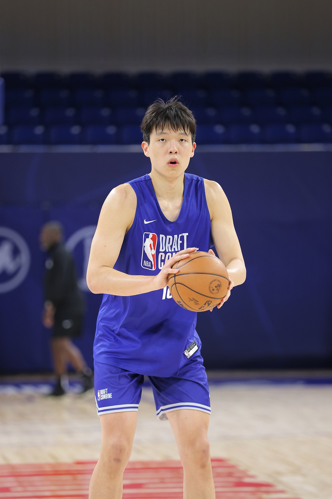 魔术高层密谈两小时 杨瀚森试训表现引球队重点关注